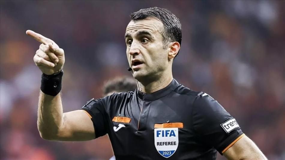 Ahmet Çakar canlı yayında 'yapının' elemanlarını tek tek açıkladı: "Devre arası hakemi aradılar! Düdüğü derhal astırılmalı! Bir diğerinin de şike kumpası davasında adı geçiyordu: Türk haklı uyuma" 6