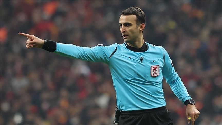Ahmet Çakar canlı yayında 'yapının' elemanlarını tek tek açıkladı: "Devre arası hakemi aradılar! Düdüğü derhal astırılmalı! Bir diğerinin de şike kumpası davasında adı geçiyordu: Türk haklı uyuma" 5