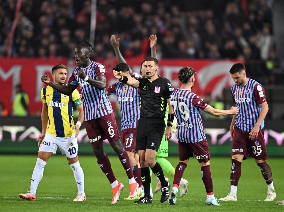 Trabzon yerel basını İbrahim Hacıosmanoğlu'na ateş püskürdü: "Hadi İHO, tebrik et hakemini" 2