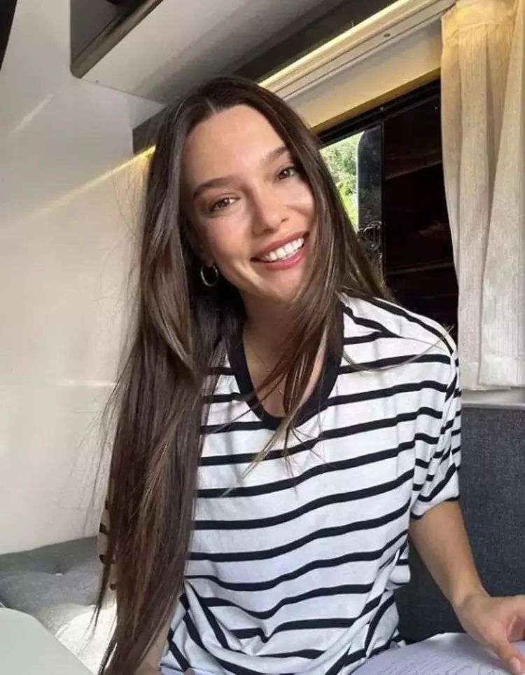 Oyuncu Nilay Cafer'in Pelin Akil'e benzerliği olay oldu! 3