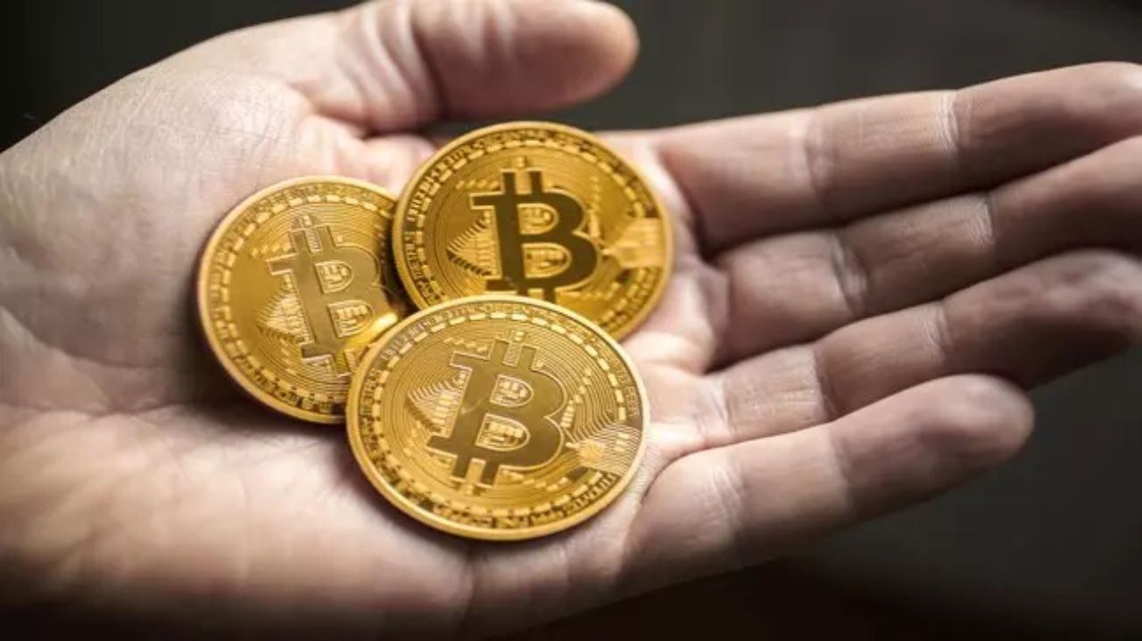 Bitcoin'de Trump rekoru! 75 bin doları aşarak rekor tazeledi 1