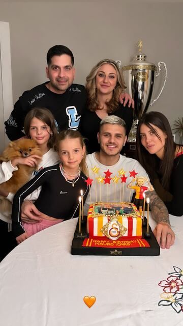 L-Gante ile öpüşme görüntüleri olay olmuştu! Mauro Icardi'den ayrılan Wanda Nara anıları silmedi 5