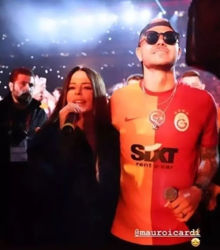 Eşi Wanda Nara, başkasıyla öpüşmüştü! Icardi'den olay Simge Sağın hamlesi 10