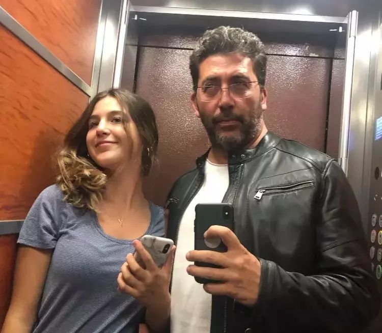 Emine Ün ve Emre Kınay'ın kızı, genç futbolcuyla aşk yaşıyor! 6