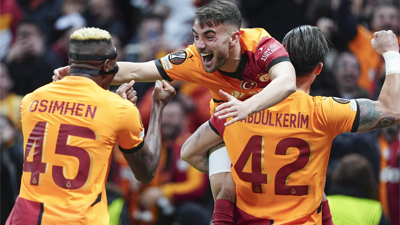 Okan Buruk Tottenham zaferiyle Erman Toroğlu'nu rezil rüsva etti! Maç öncesi "Yiyorsa çift forvetle çıksın, görelim" demişti, 3-2'lik galibiyet sonrası sosyal medyada dalga konusu oldu 6