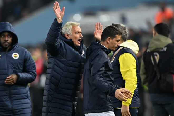 Jose Mourinho ağzındaki baklayı çıkardı: Türk futbolunu yine yerden yere vurdu! 4