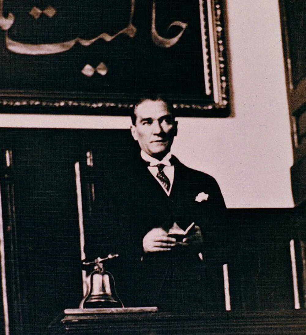 Saygı, özlem ve minnetle: Az bilinen fotoğraflarıyla ebediyete intikalinin 86. yılında Gazi Mustafa Kemal Atatürk... 12
