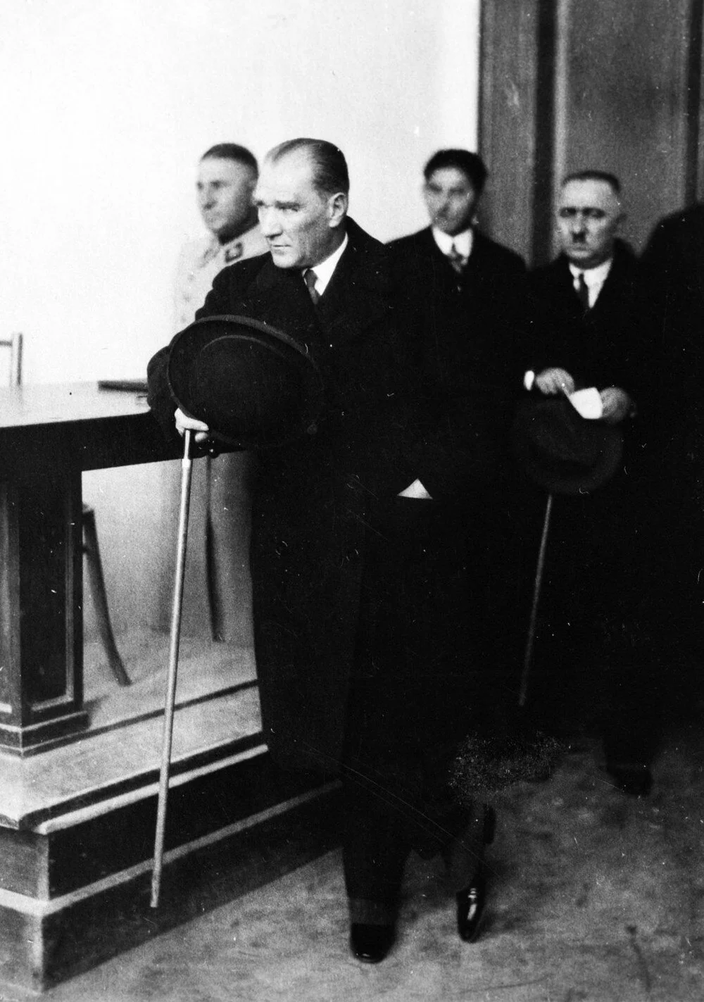 Saygı, özlem ve minnetle: Az bilinen fotoğraflarıyla ebediyete intikalinin 86. yılında Gazi Mustafa Kemal Atatürk... 13