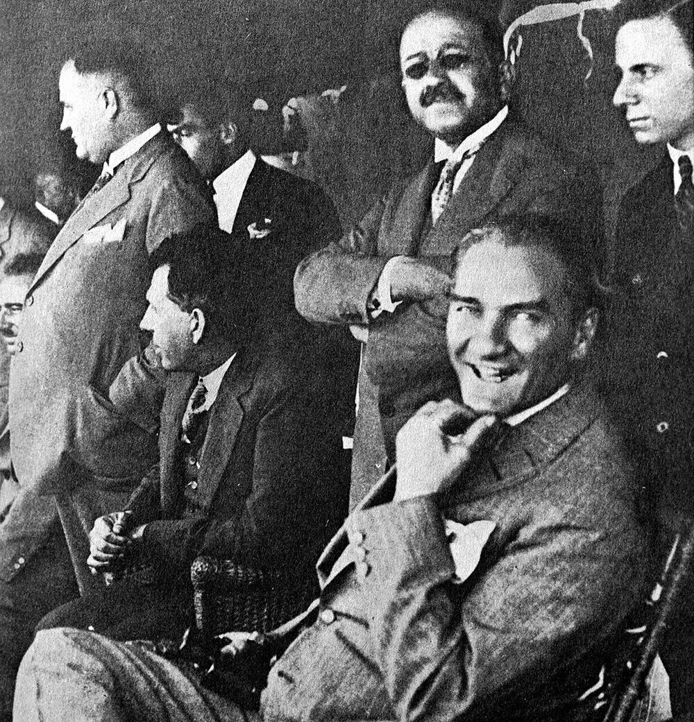 Saygı, özlem ve minnetle: Az bilinen fotoğraflarıyla ebediyete intikalinin 86. yılında Gazi Mustafa Kemal Atatürk... 19