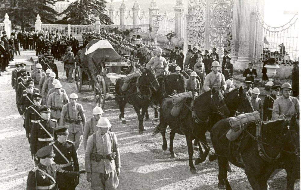 Saygı, özlem ve minnetle: Az bilinen fotoğraflarıyla ebediyete intikalinin 86. yılında Gazi Mustafa Kemal Atatürk... 3