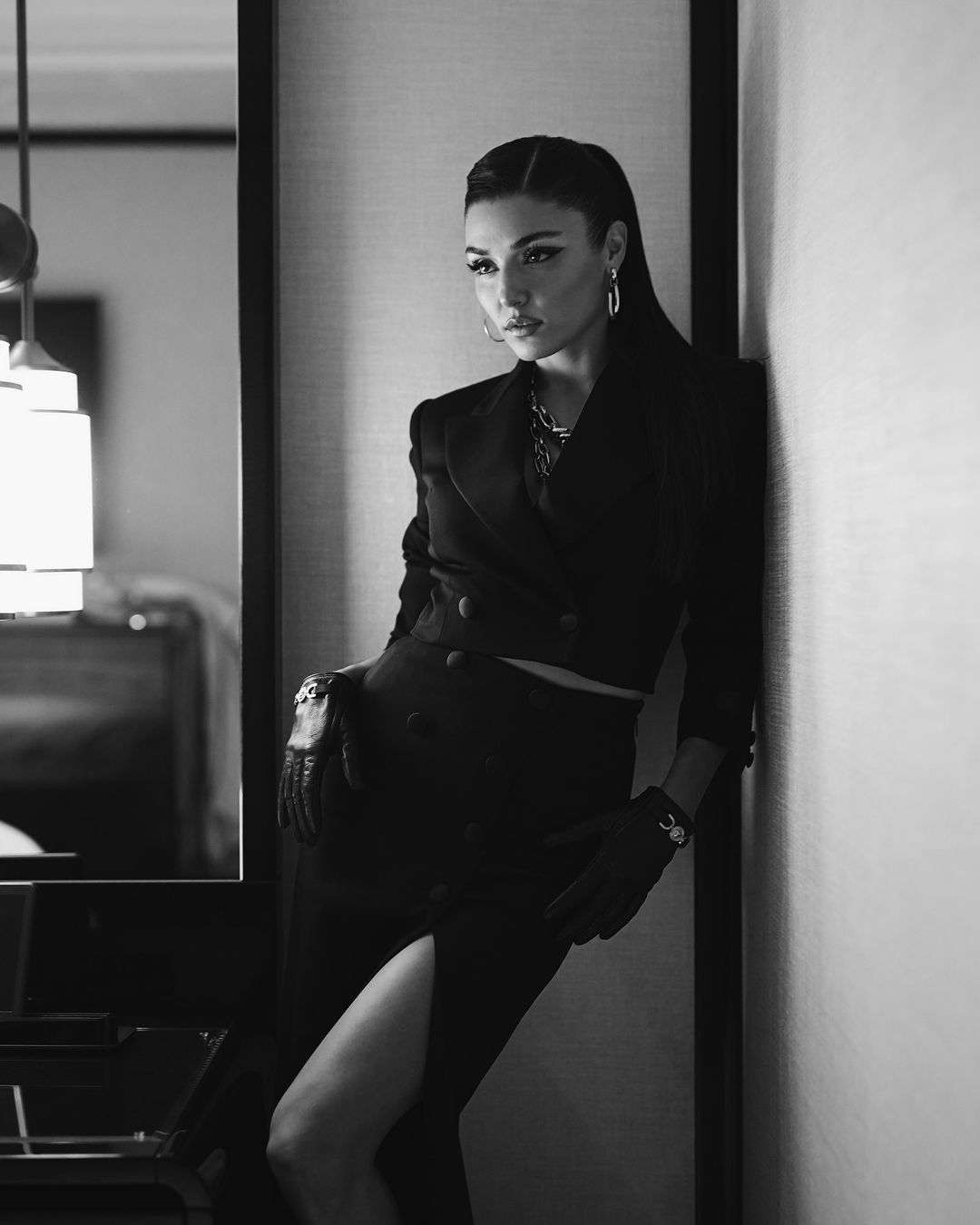 Hande Erçel'den ödül gecesine damga vuran konuşma! Kendisini eleştirenlere olay gönderme: Önünüze engel konulmasına rağmen cesaret sergilediniz 6