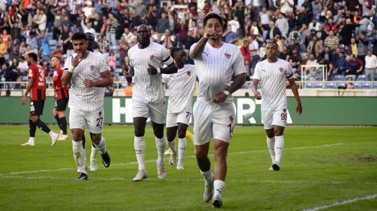 Galatasaray sosyal medyanın da kralı! Fenerbahçe ve Beşiktaş'a büyük fark: Twitter ve Instagram'da Cimbom lider durumda 3
