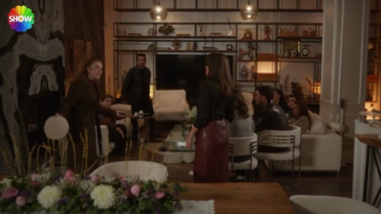 Bahar yine olay sahneleri ile ekrana kilitledi! Bahar, Rengin ve Timur'dan Efsun'a şok sözler! "Şimdi mat olmayı bekleyin" 1