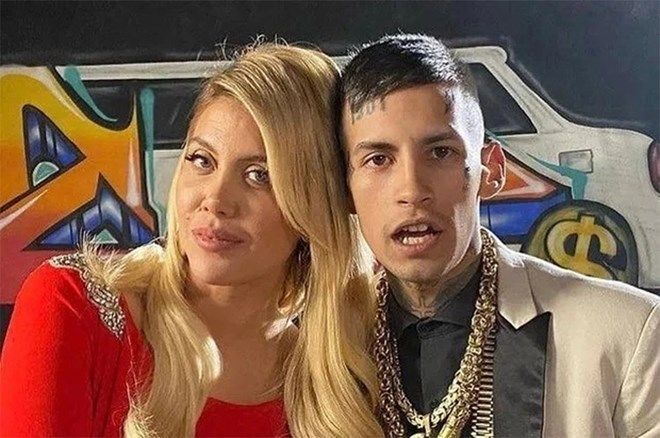 Wanda Nara'nın sevgilisi L-Gante Fenerbahçe formasını giydi ve duyurdu: Türkiye'ye mi geliyor... 6