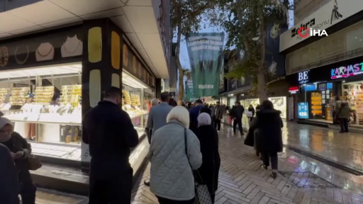Bu da ucuz altın kuyruğu! Vatandaş 'bedava veriyor' diyerek kuyumcuya akın etti! 1