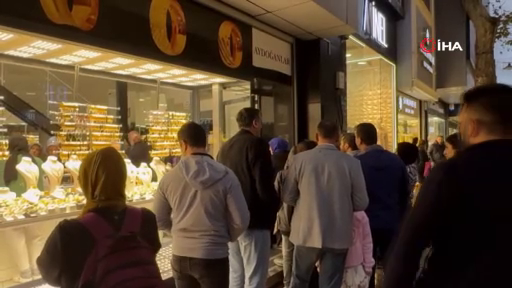Bu da ucuz altın kuyruğu! Vatandaş 'bedava veriyor' diyerek kuyumcuya akın etti! 6