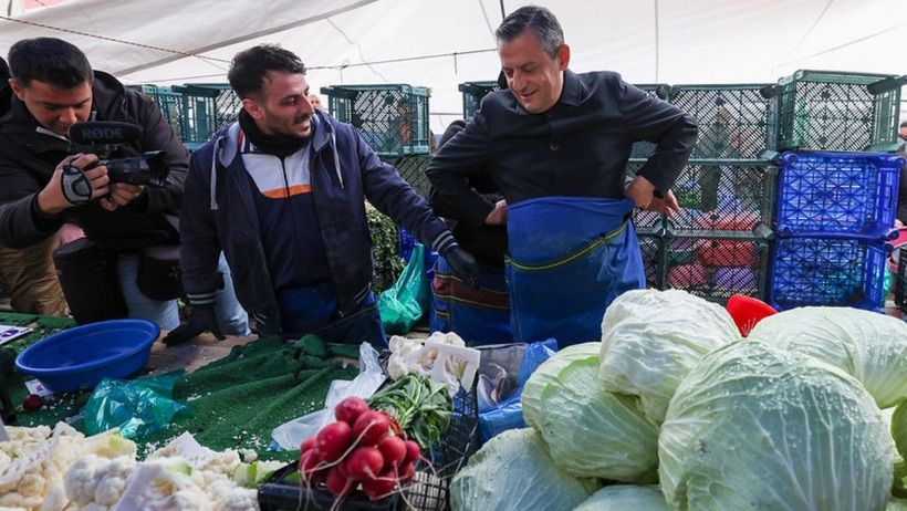 Lahana siyaseti! Özgür Özel tezgah başına geçti lahana sattı 3