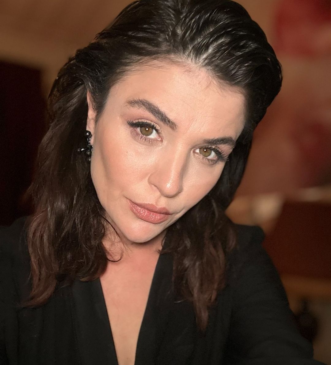 Gonca Vuslateri: Garsonken onlara hizmet ediyordum, şimdi ödülümü onlardan almak çok özel bir his 3