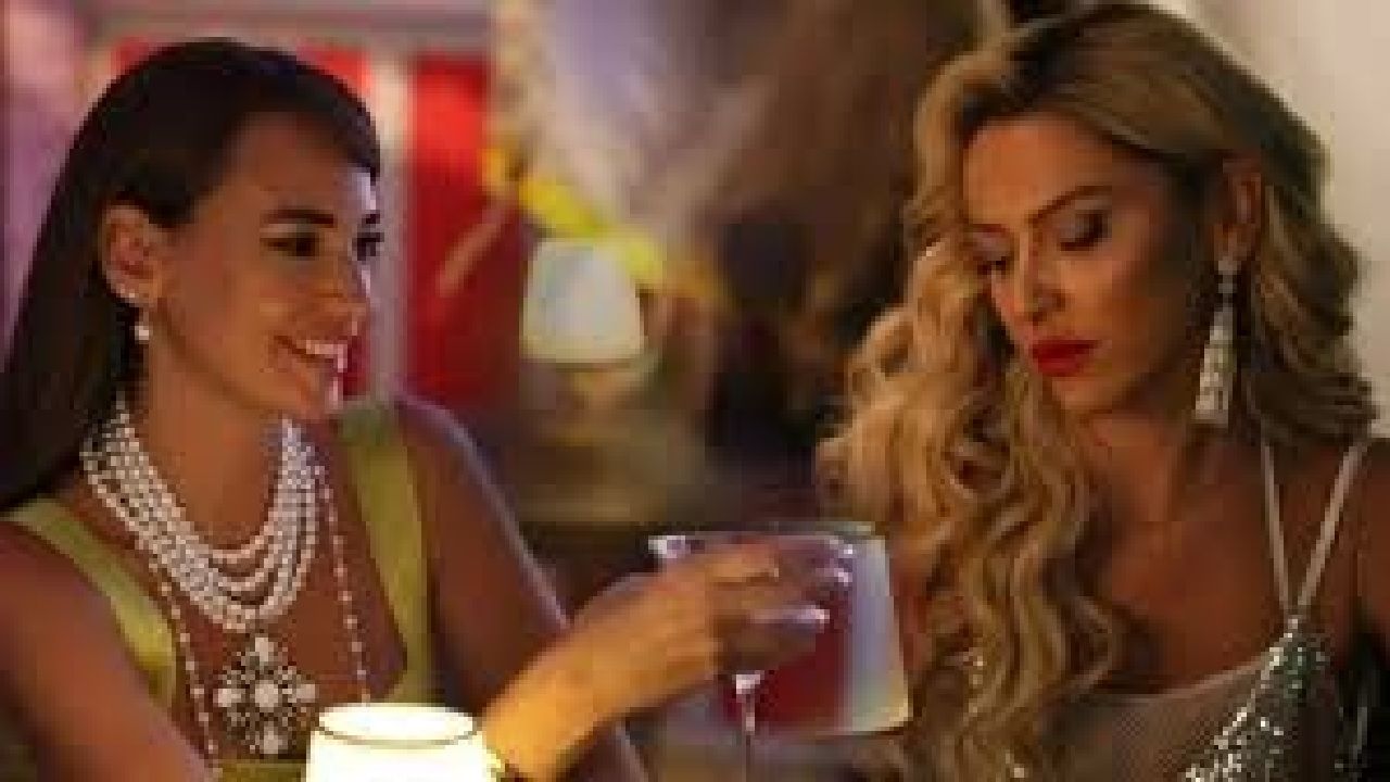 Esas Oğlan Galası gerçekleşti! Hadise ve Seda Bakan aynı kostümü giydi... 1