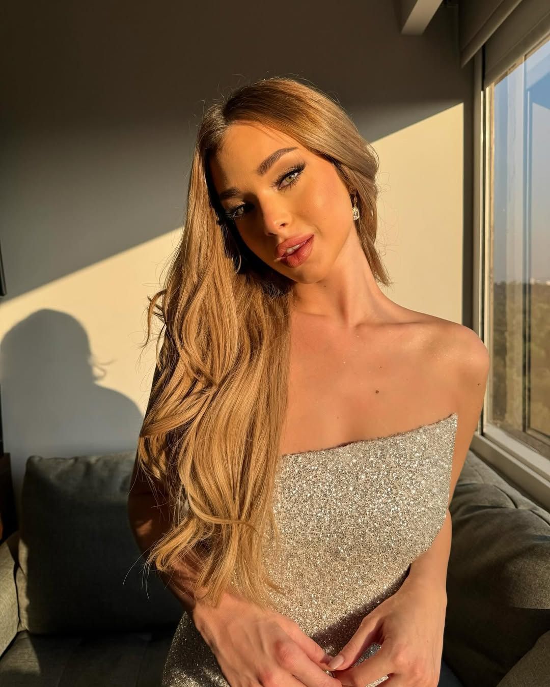 Miss Universe Türkiye Temsilcisi Ayliz Duman, Kainat Güzeli seçilen Victoria Kjær'i 'Photoshop yapıyor' diyerek eleştirdi 11