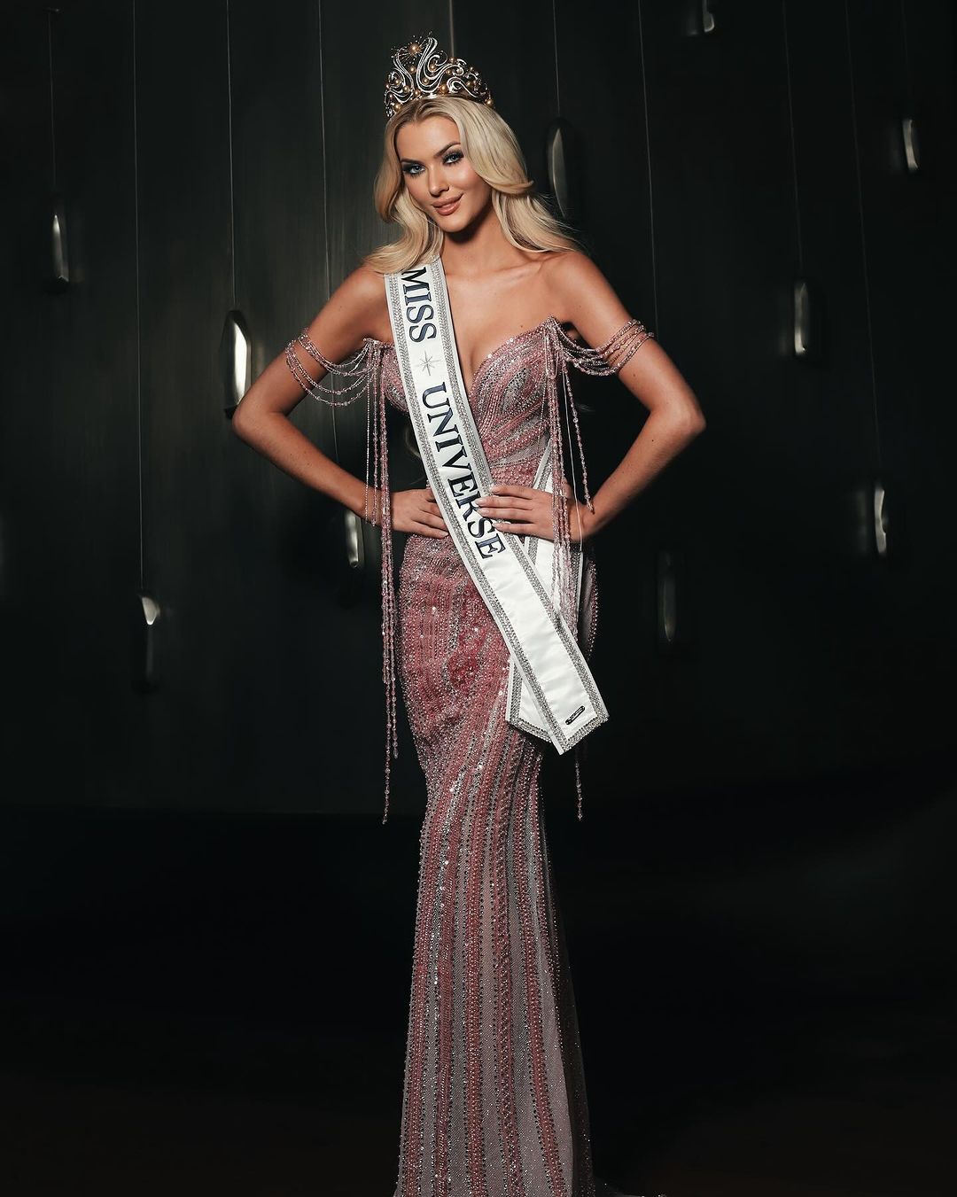 Miss Universe Türkiye Temsilcisi Ayliz Duman, Kainat Güzeli seçilen Victoria Kjær'i 'Photoshop yapıyor' diyerek eleştirdi 5