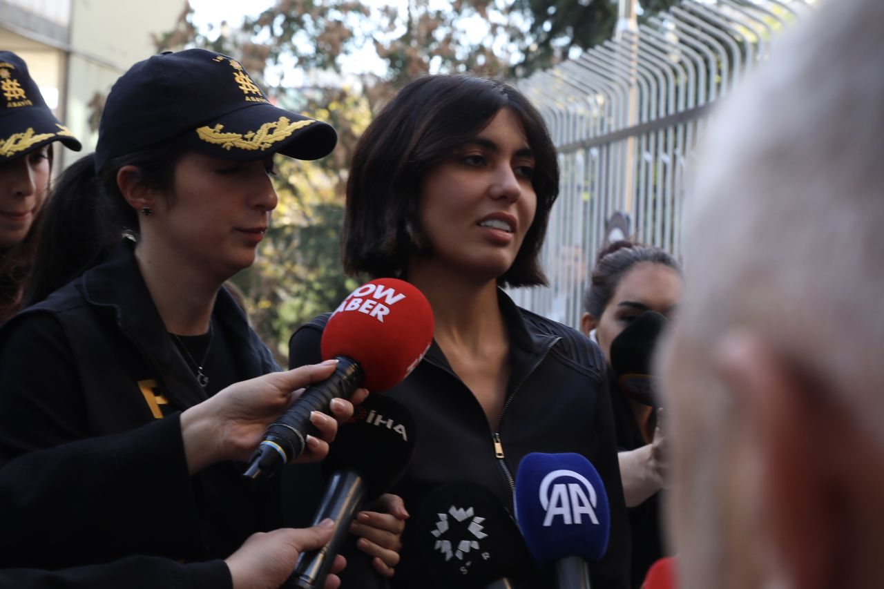 Dolandırıcılık yapmakla suçlanan Bahar Candan cezaevi sürecini anlattı! ''Adaletin kestiği parmak acımaz'' 6