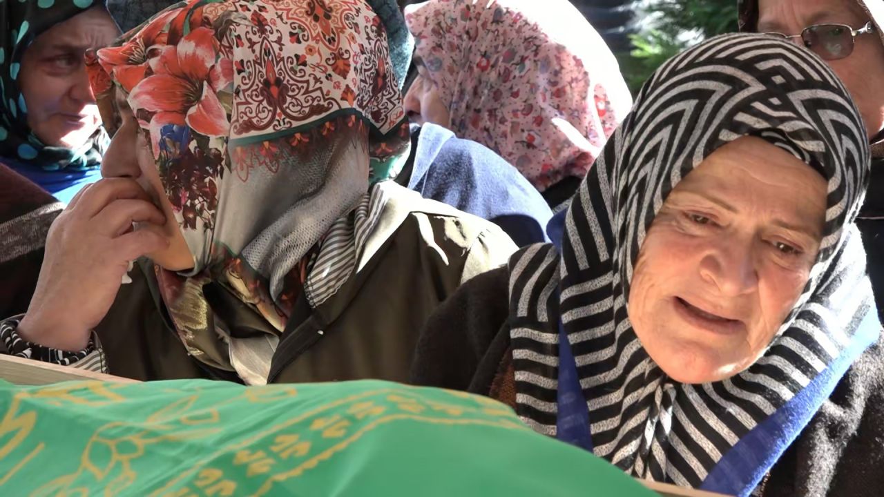Rize'deki heyelanda kahreden detay! "Heyelandan kaçıp ev aldık, oğluma mezar oldu! 1