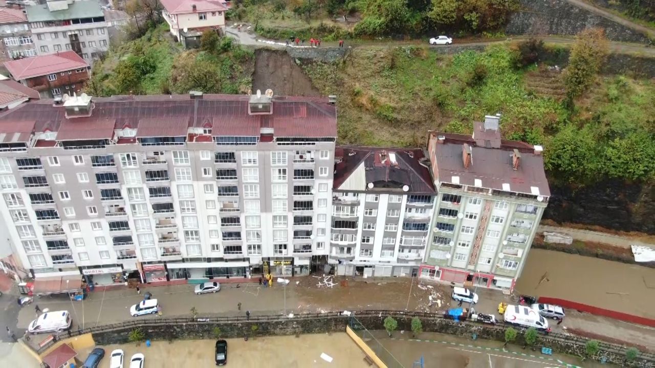 Rize'deki heyelanda kahreden detay! "Heyelandan kaçıp ev aldık, oğluma mezar oldu! 3