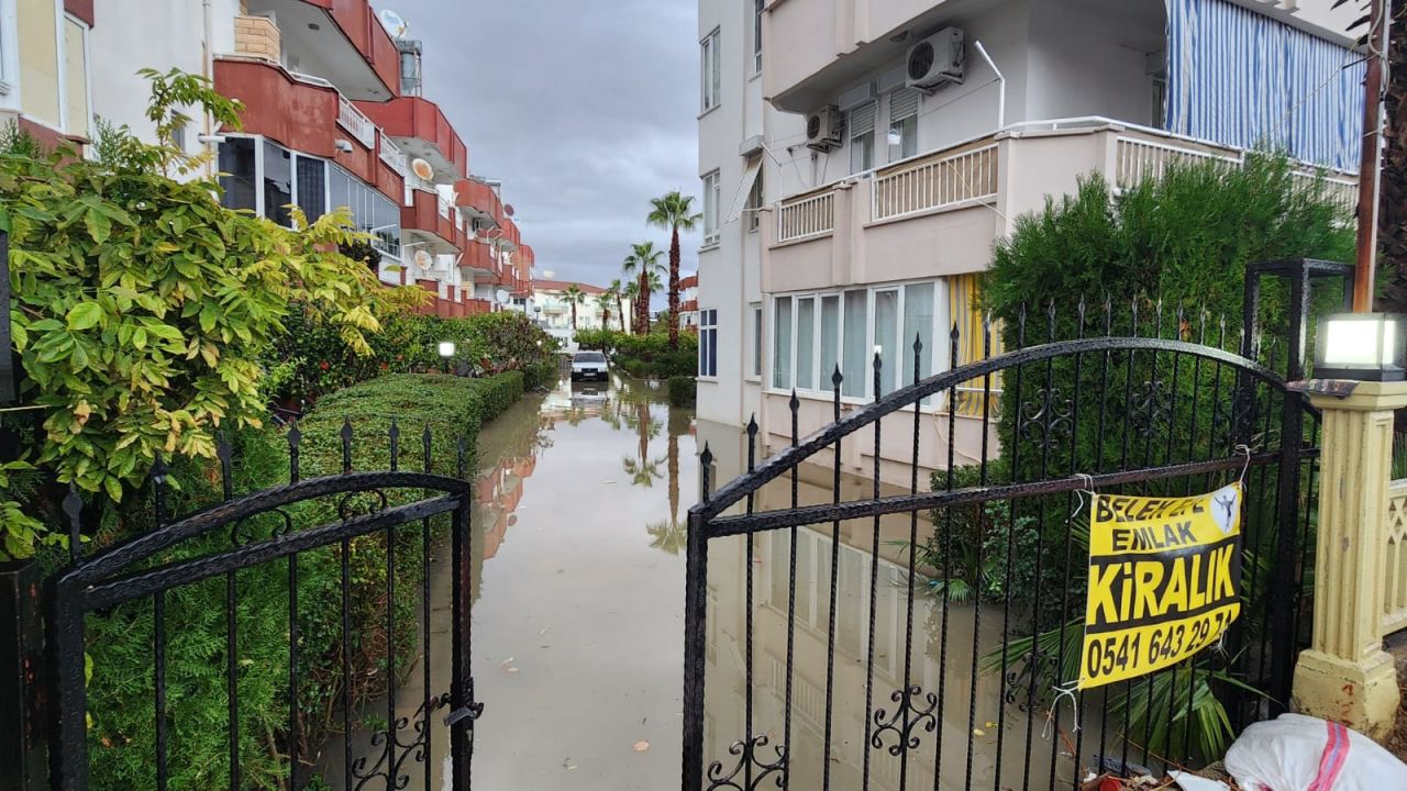 Meteoroloji uyarmıştı: Antalya'yı sel vurdu! İşte son durum... 3