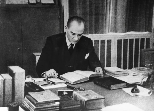 24 Kasım Öğretmenler Günü! Başöğretmen Mustafa Kemal Atatürk'ten tarihe geçen o söz: Öğretmenler yeni nesil, sizin eseriniz olacaktır 2