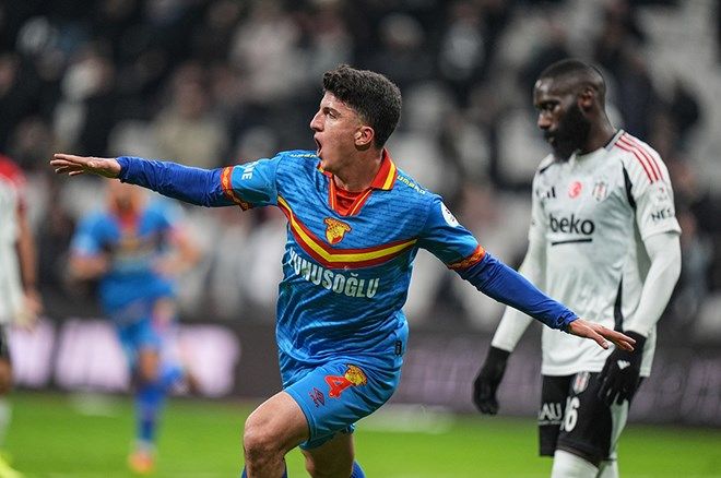 Sergen Yalçın Beşiktaş'a kendi döneminden gönderme yaptı: Her yerden beni bıçaklamaya çalışıyorlardı! 8