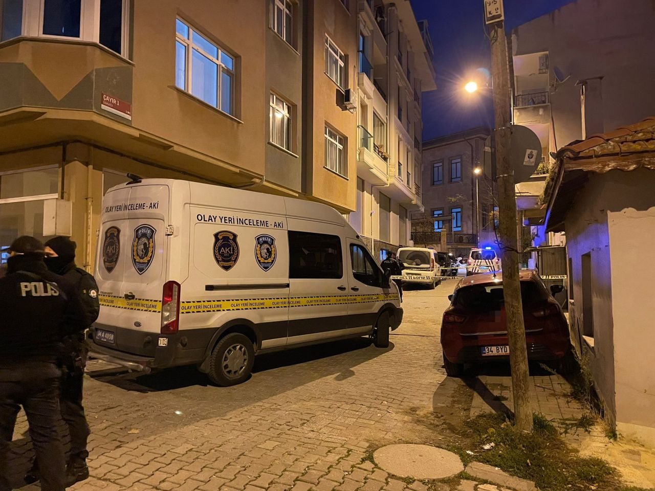 İstanbul Avcılar'da aile katliamı! Detaylar kan dondurdu... Kız kardeşi ve eşini ağır yaralayıp, anne babasını öldürmüş! 2