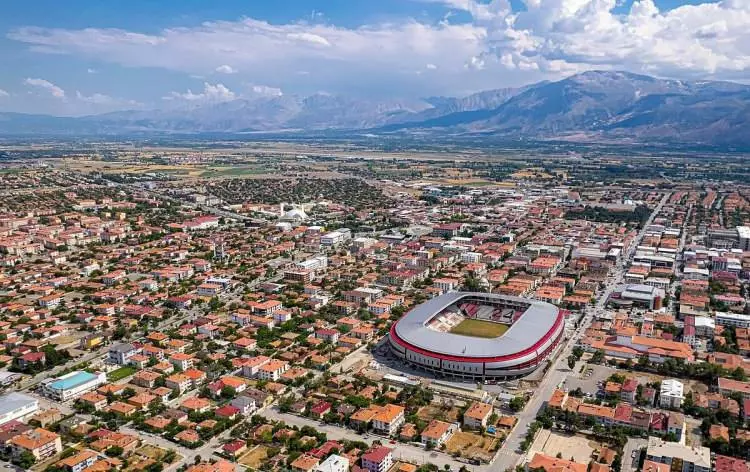 TÜİK açıkladı: Daha çok yaşamak mümkün! İşte Türkiye'de yaşam süresi en uzun olan şehirler... 27