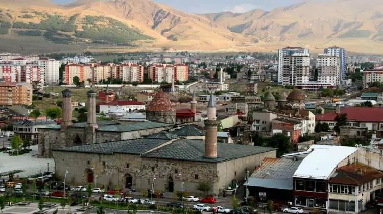 TÜİK açıkladı: Daha çok yaşamak mümkün! İşte Türkiye'de yaşam süresi en uzun olan şehirler... 28