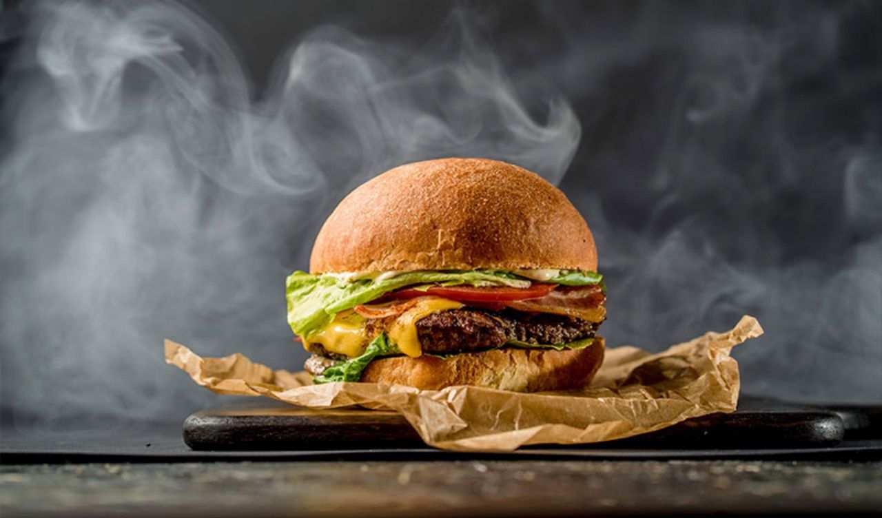 Yeni liste yayımlandı! Hamburger köftesinin içinde tırnak eti, yağ yerine boya çıktı 3