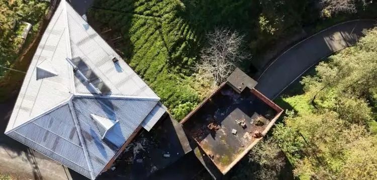 Trabzon'daki bu yolu görenler hayrete düşüyor! Altından kara yolu geçen bina... 3