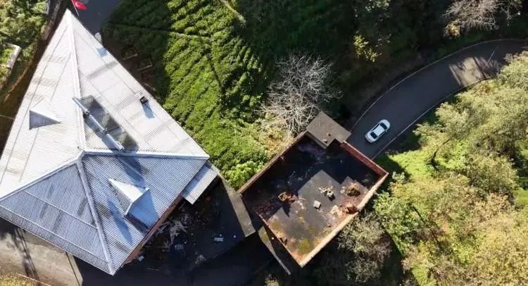 Trabzon'daki bu yolu görenler hayrete düşüyor! Altından kara yolu geçen bina... 7