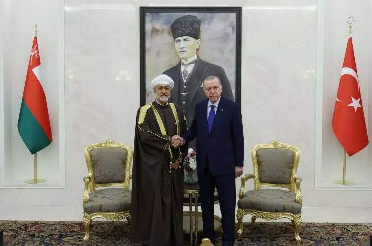 Tarihte bir ilk: Umman Sultanı Türkiye'ye geldi! Cumhurbaşkanı Erdoğan karşıladı... 4