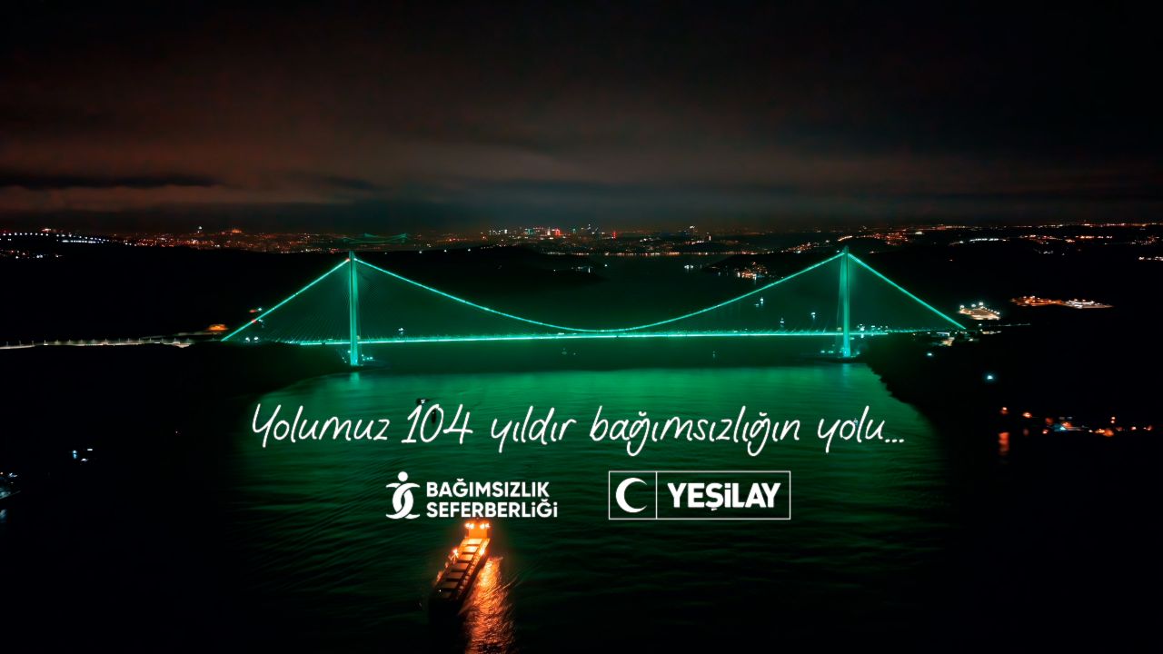 Bağımsızlık seferliği başladı: Yeşilay ve İçişleri Bakanlığı el ele verdi! İstanbul'daki 3 köprü yeşile boyandı 12