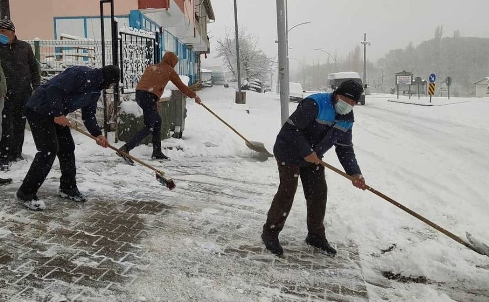 Ne Erzurum ne de Kars! Termometre -20'yi gördü! İşte Türkiye'nin en soğuk yerleri! 13