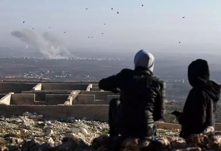 Rejim karşıtları Halep sınırına dayandı: Öğrenci yurdu bombalandı! Can kaybı giderek artıyor... 2