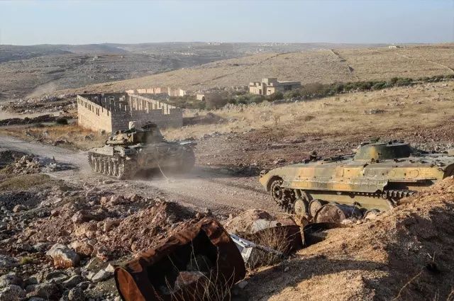 Rejim karşıtları Halep sınırına dayandı: Öğrenci yurdu bombalandı! Can kaybı giderek artıyor... 6