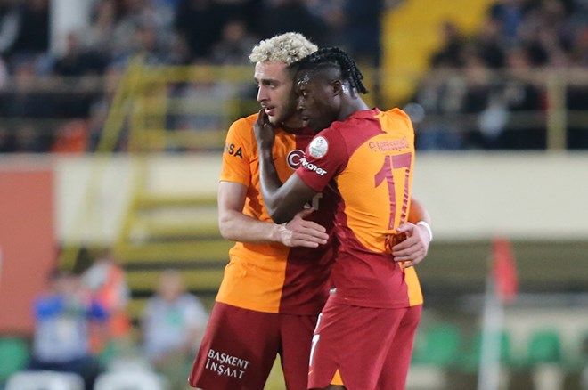 Galatasaray'a FIFA'dan transfer yasağı tehdidi: Faiz ve cezasıyla ödediler! 1