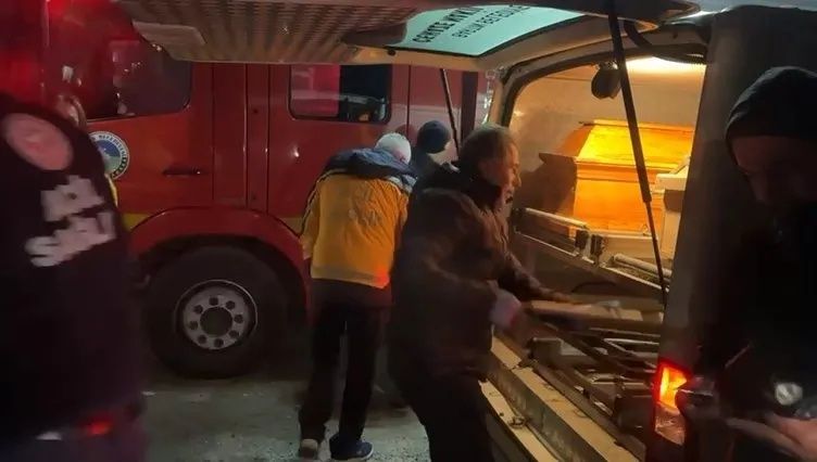 Bartın'da kahreden facia! Parti dönüşü yarış yapan gençler kamyonun altına girdi! 7