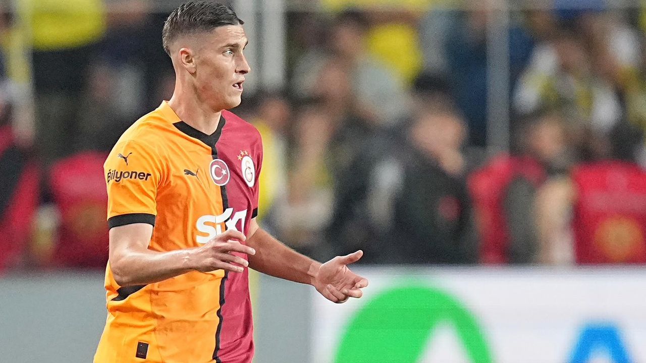 Galatasaray'ın Eyüpspor maçı ilk 11'i belli oldu! Okan Buruk faturayı Michy Batshuayi'ye kesti: Çift forvet için karar verildi 10