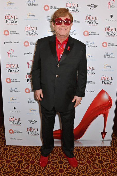 Sir Elton John görme yetisini kaybettiğini açıkladı 2