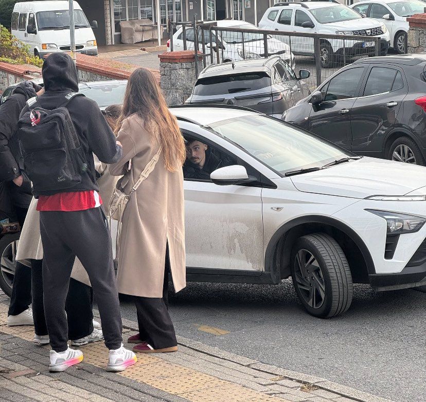 Hande Baladın, yakışıklı sevgilisi Trevor Clevenot ile görüntülendi 4