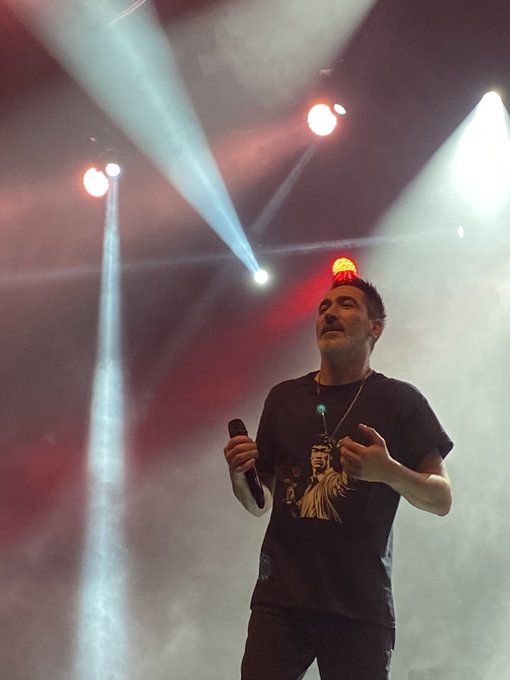 Sagopa Kajmer, konserde sahneye yanan sigara atılmasına tepki gösterdi: Geldiğime pişman etmeyin 1