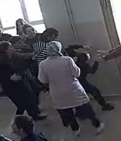 Oğlunun kulağındaki tırnak izi, morluk ve kolundaki çizik o anneyi harekete geçirdi! Özel eğitim okulunda 'otizmli öğrenciyi darp' soruşturması: Öğretmenler suçlanıyor 2