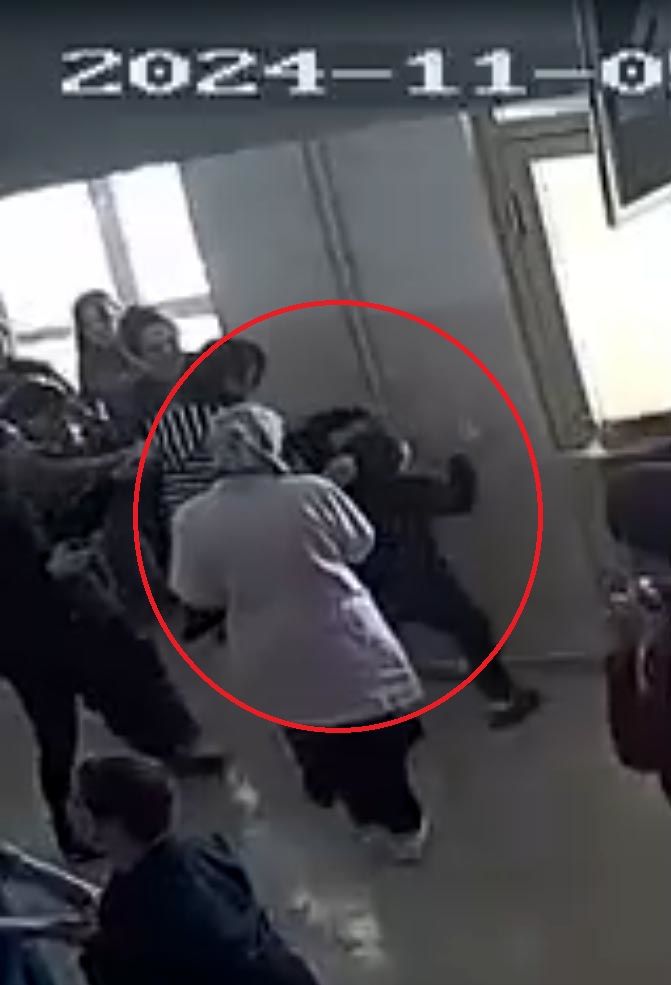 Oğlunun kulağındaki tırnak izi, morluk ve kolundaki çizik o anneyi harekete geçirdi! Özel eğitim okulunda 'otizmli öğrenciyi darp' soruşturması: Öğretmenler suçlanıyor 7